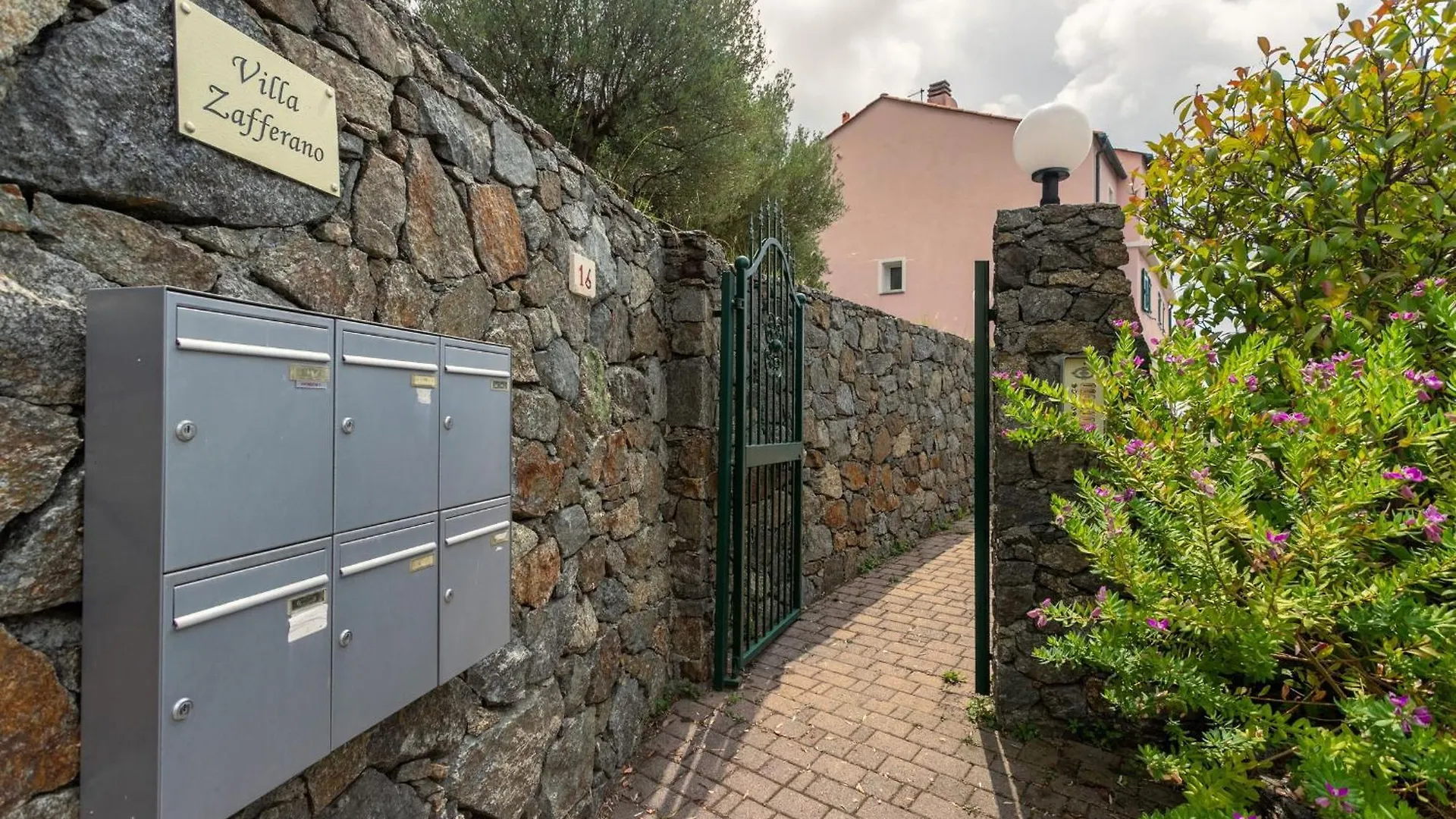 Villa Zafferano Suites - Origano Celle Ligure 0*,  Italy